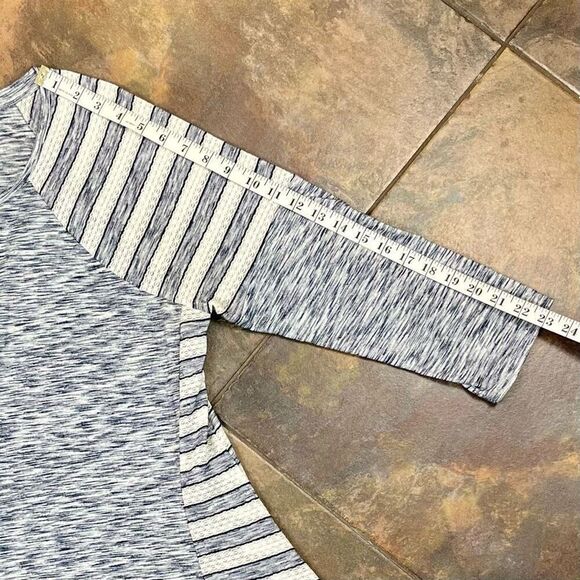 Cato Est. 1946 Striped Shark Tooth 3/4 Sleeve Top Large - Picture 5 of 11
